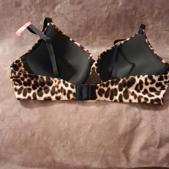 Ambrielle Leopard Print Bra with Black Straps - Picture 4 of 6